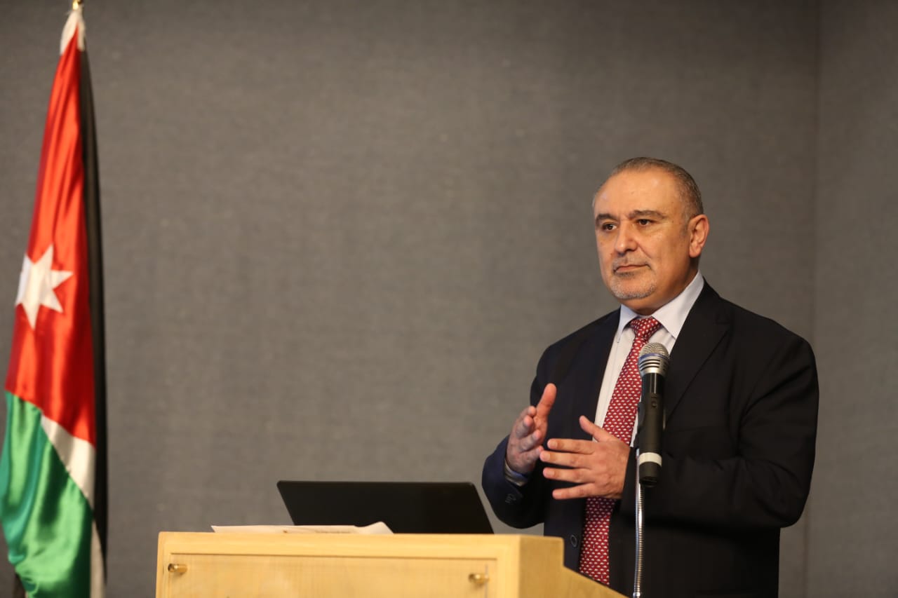 وزير التخطيط يبدأ سلسلة مشاورات مع