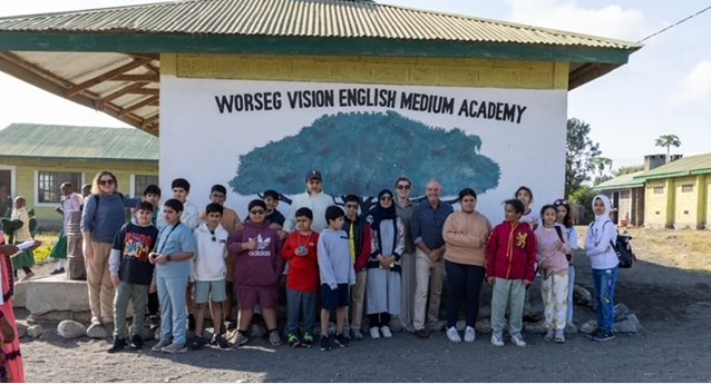 طلاب مدرسة ابتدائية في مؤسسة قطر