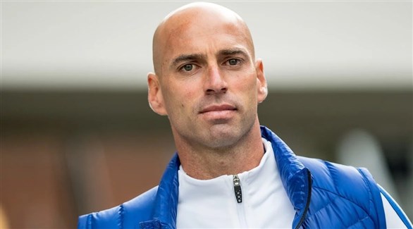 كاباييرو يجدد عقده