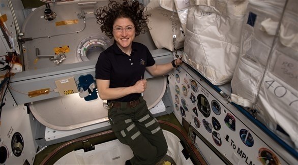 حلم السياحة او العيش في الفضاء