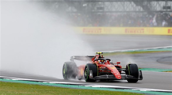 ساينز ينتزع مركز أول المنطلقين في