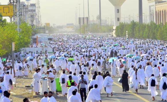 السعودية للحجاج : أكثروا من شرب