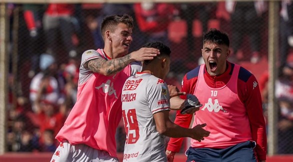 يونيون سانتافي يهزم لانوس