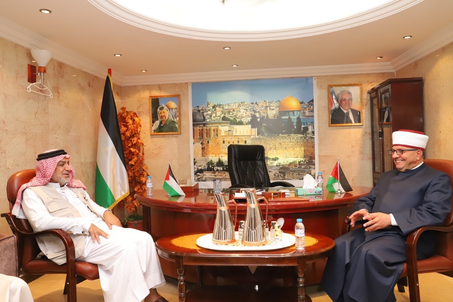 الخلايلة يزور بعثة الحج لدولة فلسطين