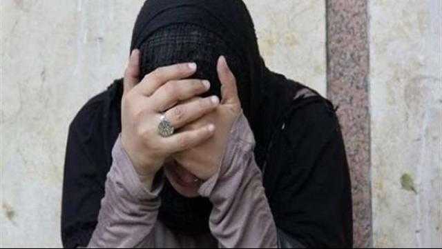 ابن يطرد والدته الى الشارع.. دبري