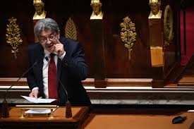 اليسار الفرنسي يصوت لسحب الثقة من