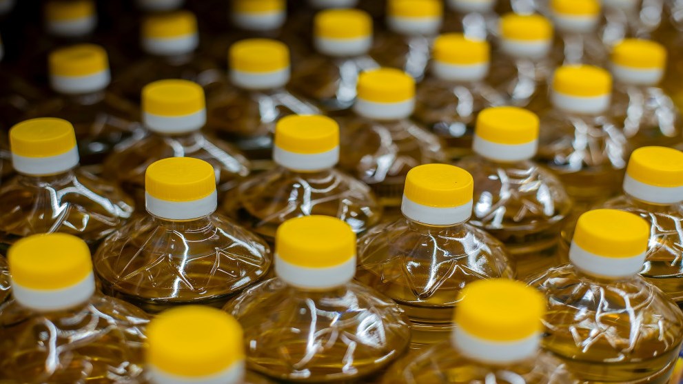 أسعار الزيوت النباتية تنخفض 7.6% عالميا