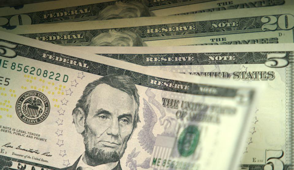 هل ستقع الديون العالمية في دوامة