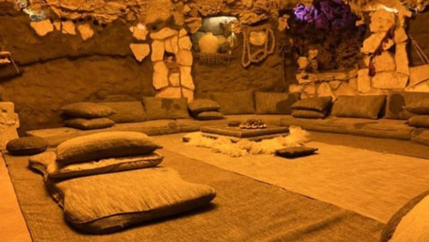 سفّاح الصبح.. أردنيّ يصمم كهفا موازيا