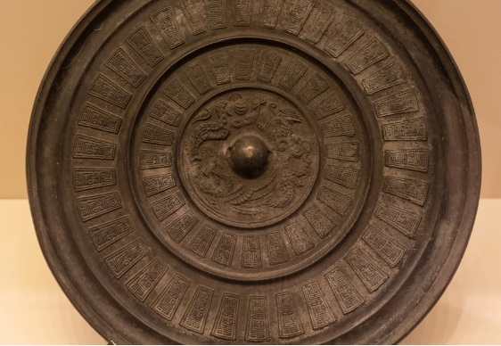 المرايا الصينية النادرة التي حيرت العلماء