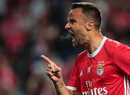 بنفيكا يعير سيفيروفيتش إلى غلطة سراي