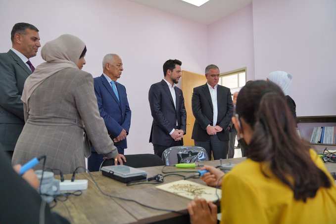 ولي العهد يفتتح مركز شباب وشابات