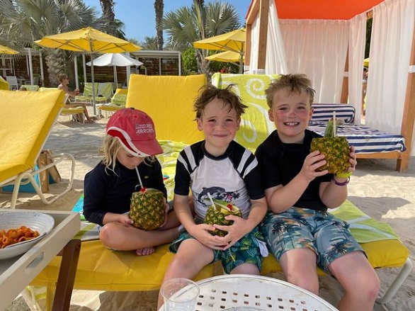 تجبر أطفالها على التخلي عن التكنولوجيا