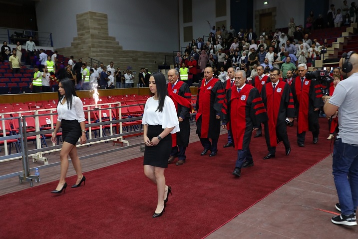 عمان الاهلية تحتفل على مدار 6