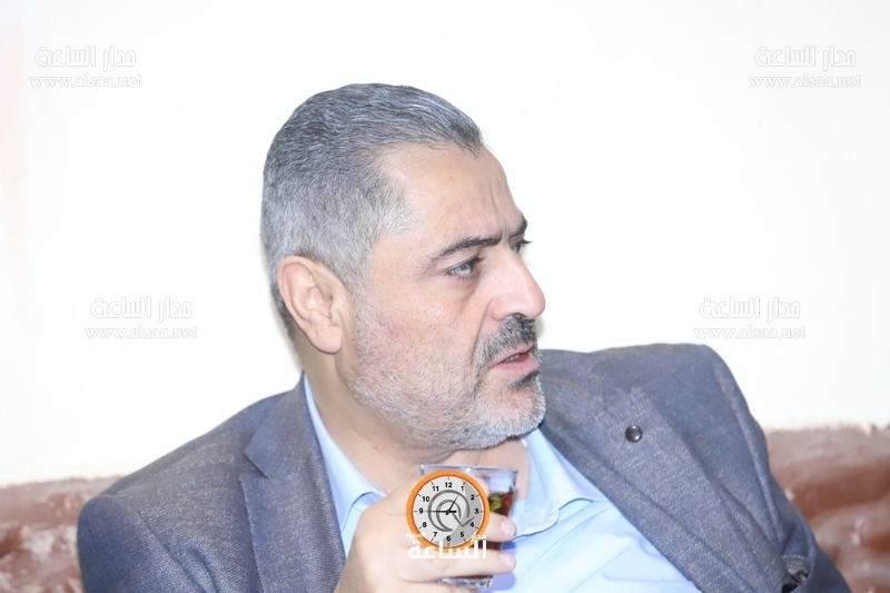 المومني يوقف الاقتطاعات المالية من رواتب