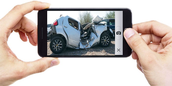 قام بتصوير انقلاب مركبة اسفل جسر