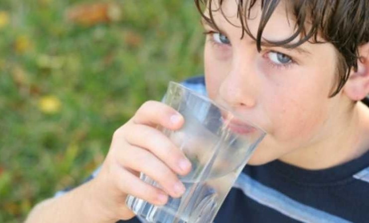 انتبهوا لاطفالكم.. وفاة طفل مصري بعد