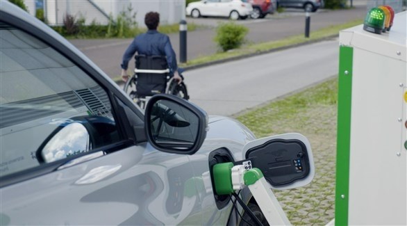 فورد تختبر شاحنا آليا للسيارات الكهربائية