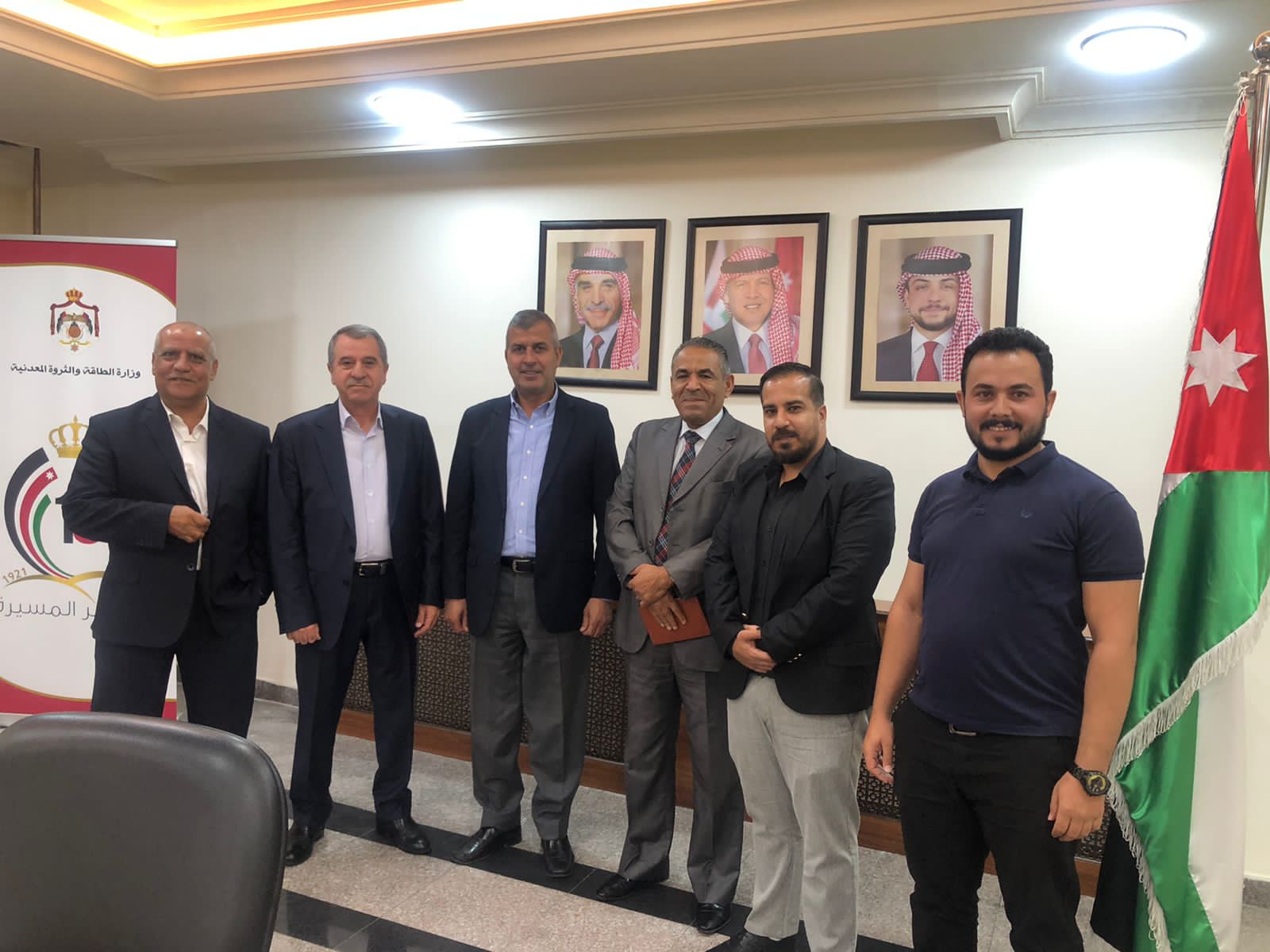 وزير الطاقة يبدي اهتمامه بمطالب نقابة