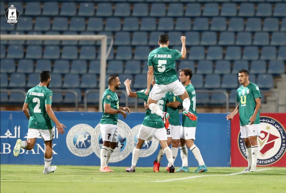 متقبلا هدية العقبة.. الوحدات يحكم قبضته