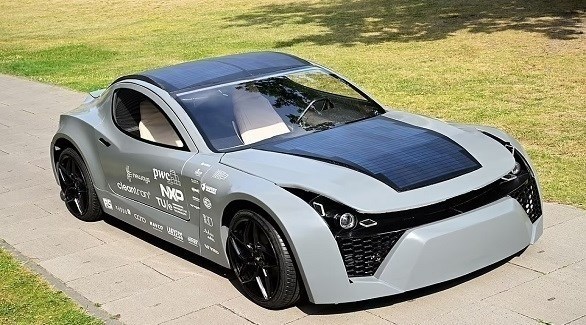 الكشف عن أول سيارة خالية من