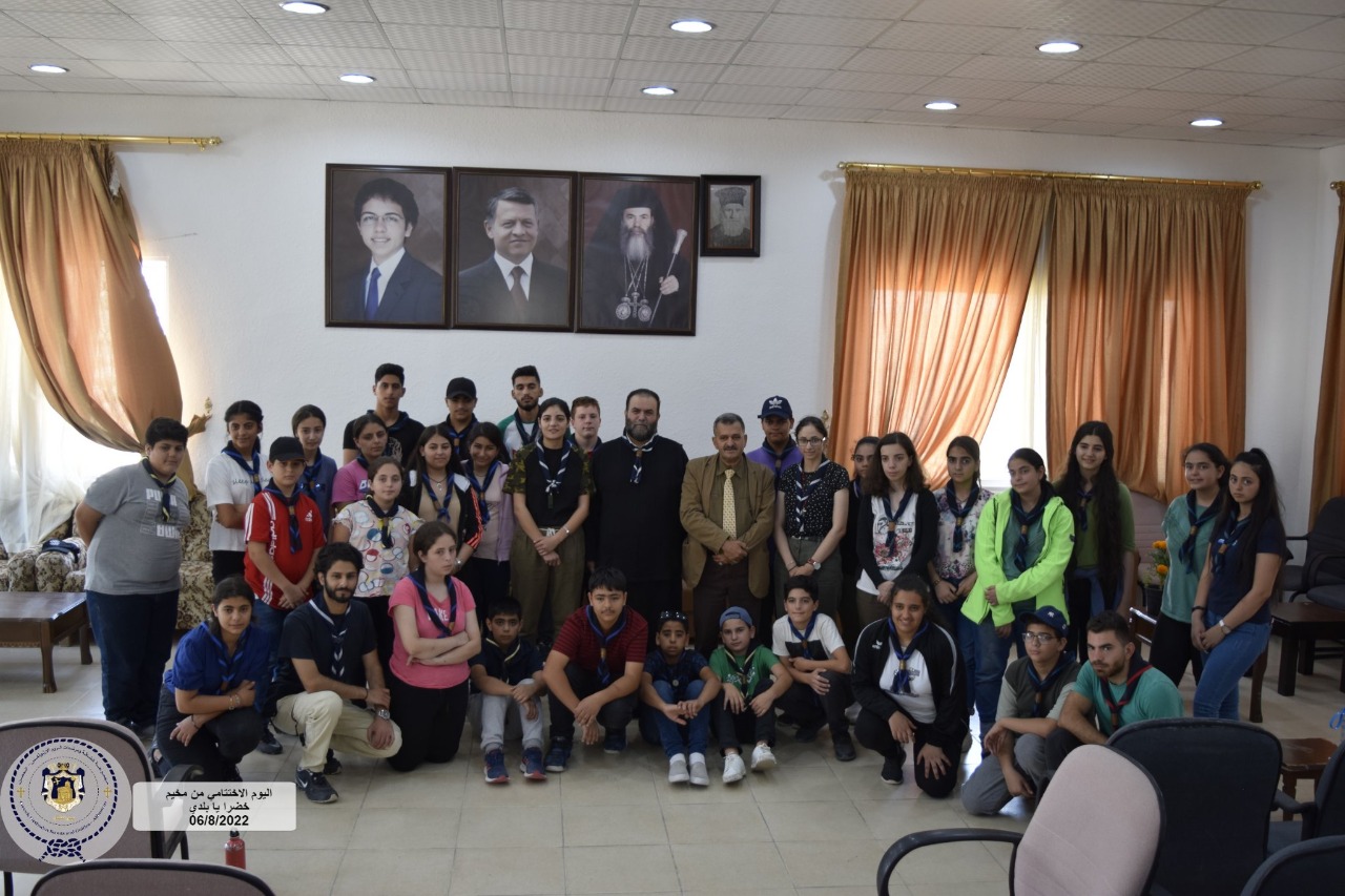 الزميل فريحات يحاضر عن التحديات والمشاكل