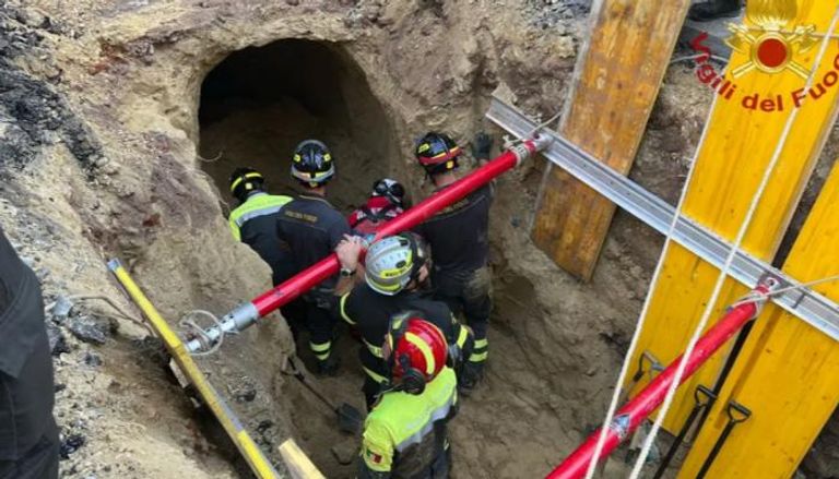 اللص التعيس.. حفر حفرة لسرقة بنك