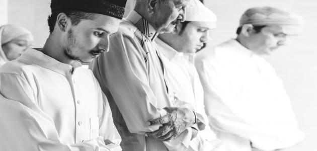 واجب من ترك ركنا أو واجبا