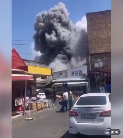 قتيل وجرحى بانفجار في مركز تجاري