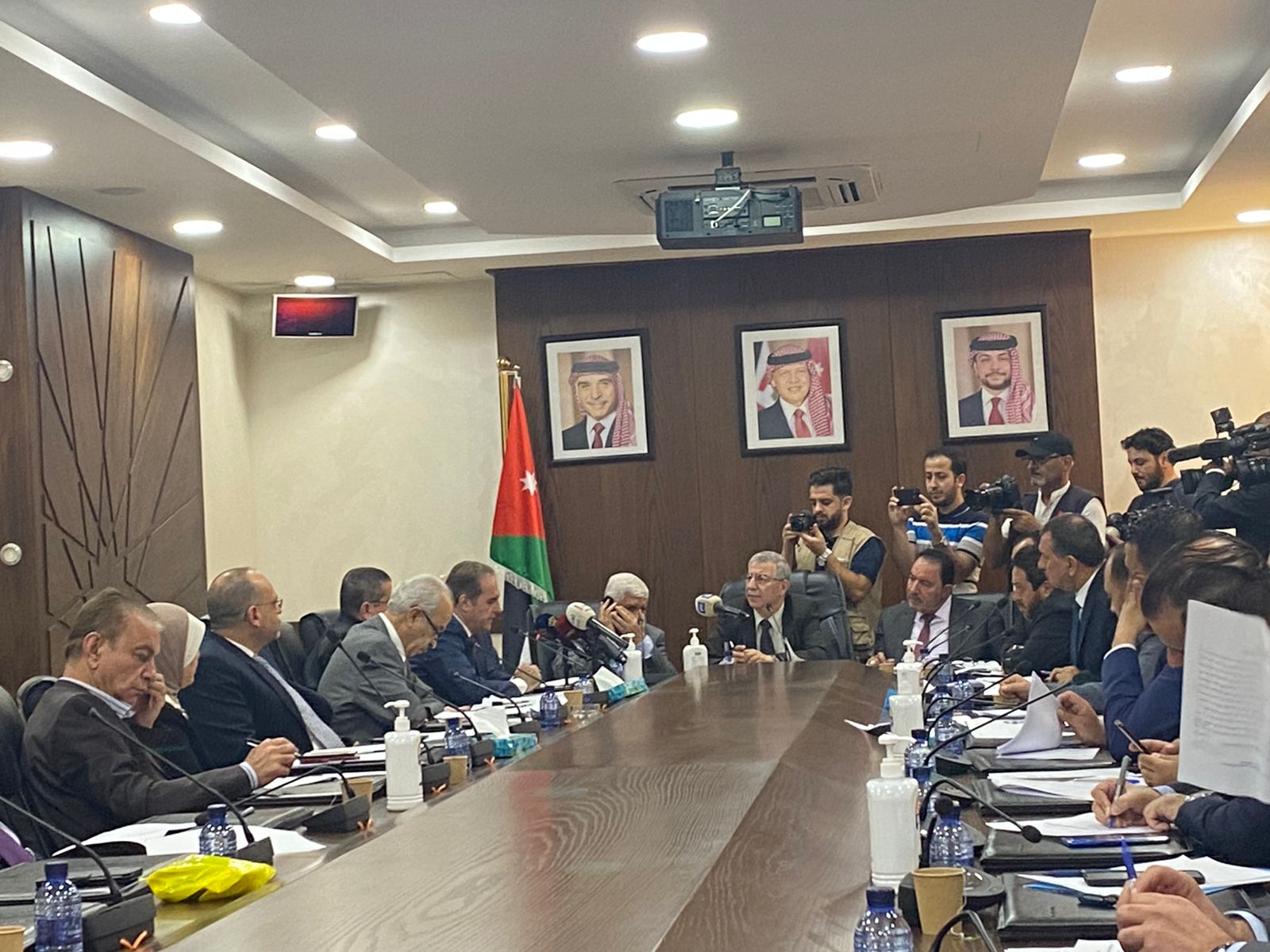 المجلس الطبي يطالب بمعادلة شهادات الأطباء