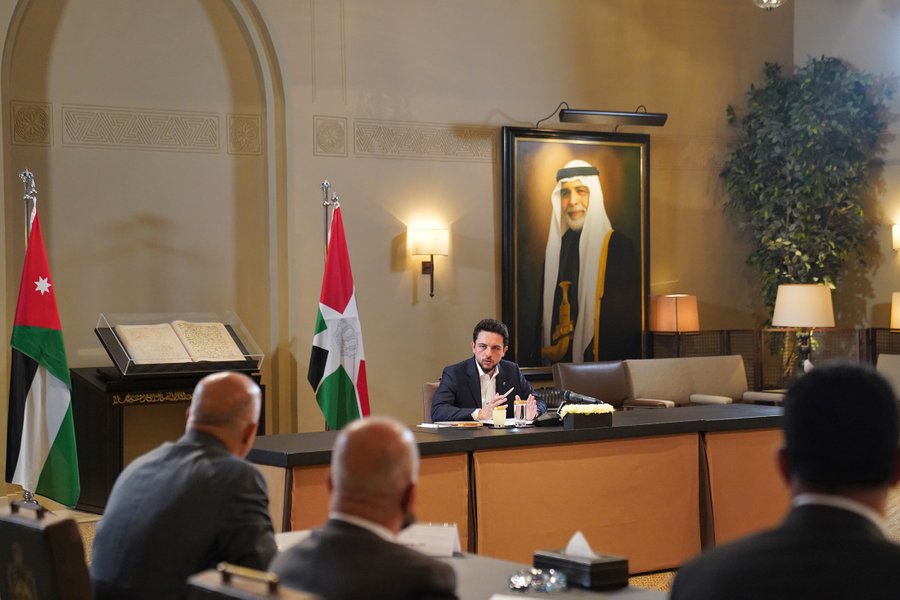 ولي العهد يلتقي عمداء شؤون الطلبة