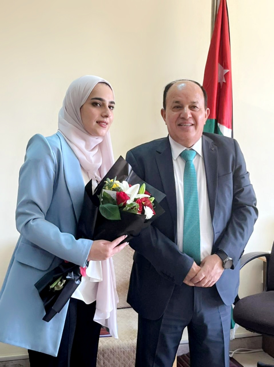 مرح سامي العموش.. مبارك الماجستير