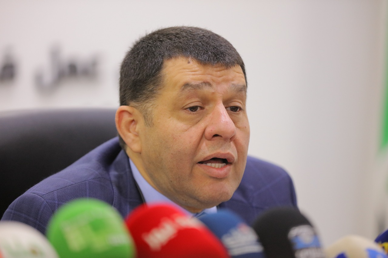 وزير العمل يبحث مع جمعية المطاعم