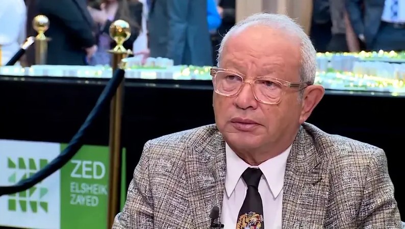 تداعيات تغريدة غامضة لساويرس حول حريق