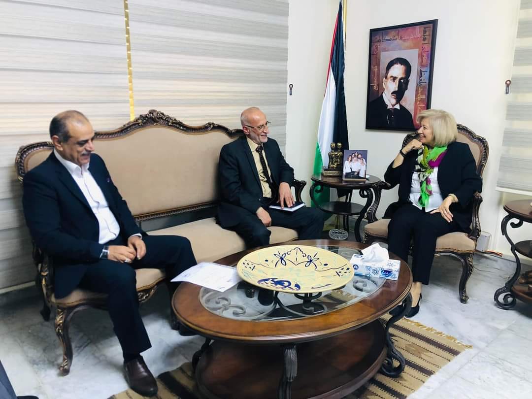 النجار تبحث التحضيرات النهائيّة لمعرض عمان