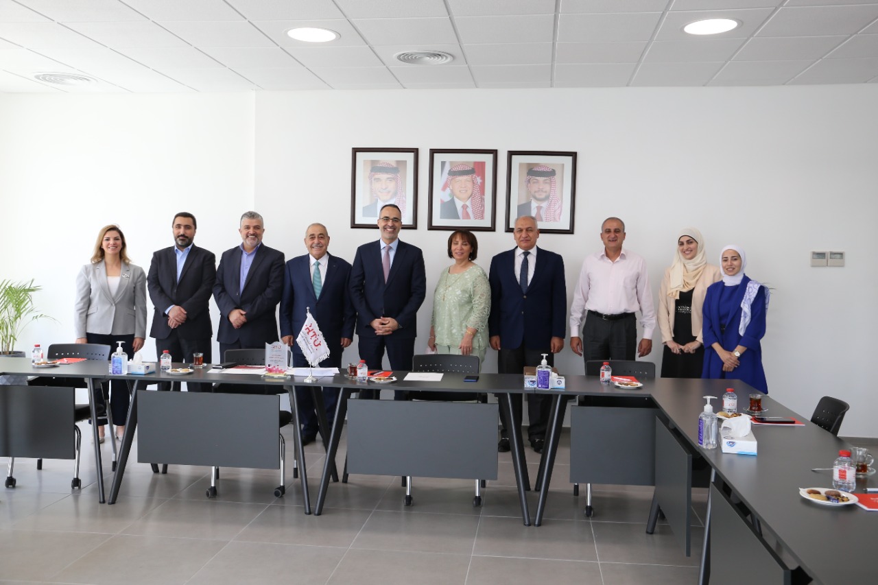 الكيالي والحسبان تقدمان ٦ منح تقنية