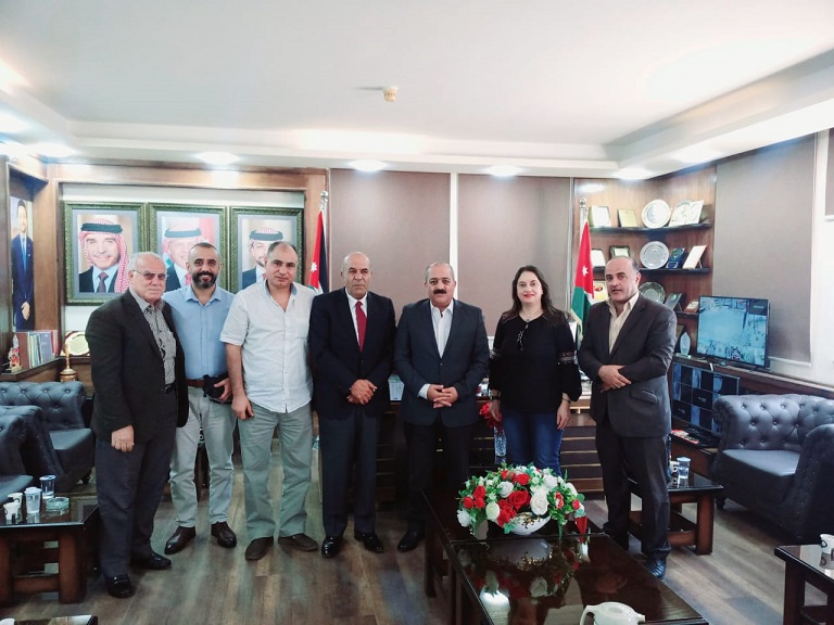 محافظ اربد يلتقي اللجنة التأسيسية لملتقى