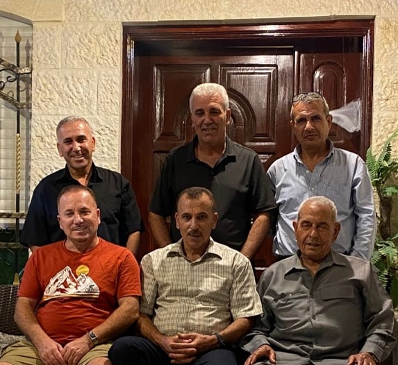 الشيخ سلطان البدور يلتقي اعضاء من