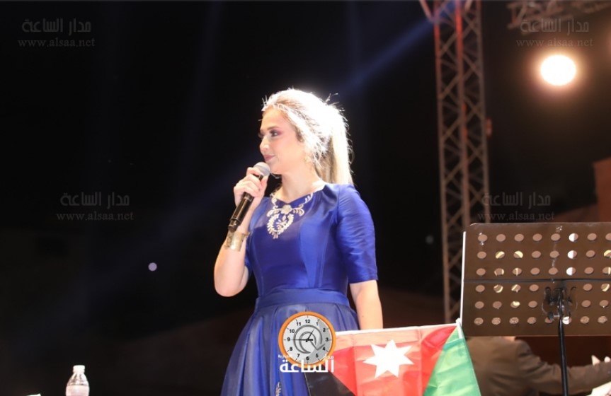 وفاة والد الفنانة دلال ابو امنة