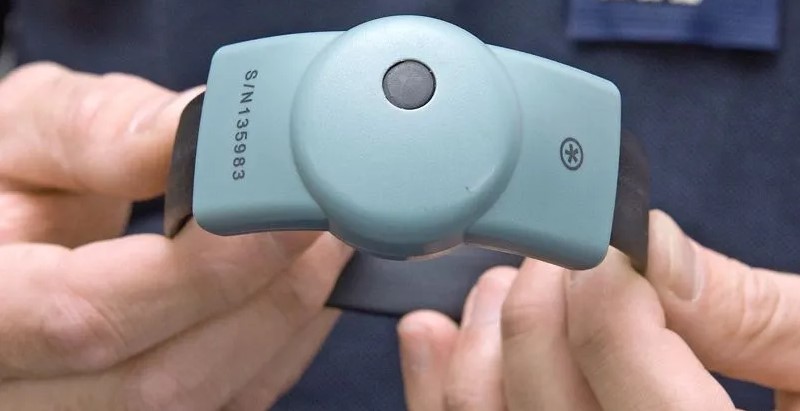 وزير العدل: شراء 1500 سوارا الكترونيا