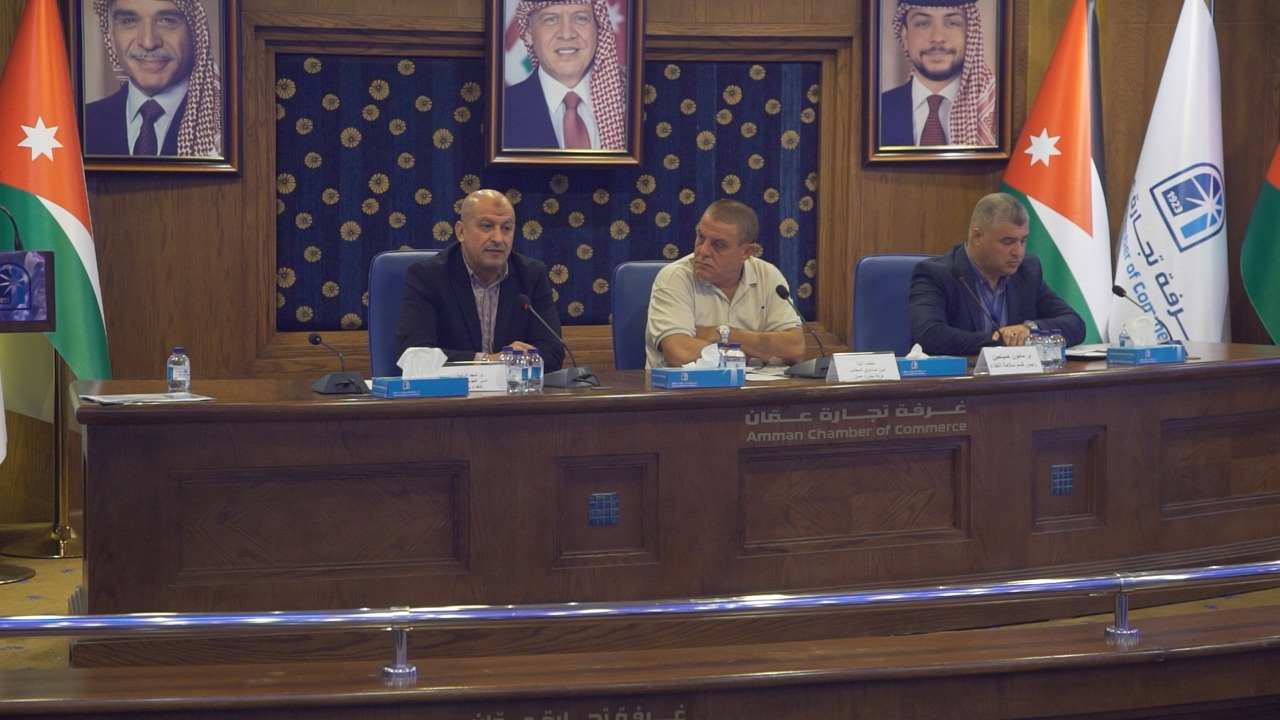 تجارة عمان تعقد دورة تدريبية حول