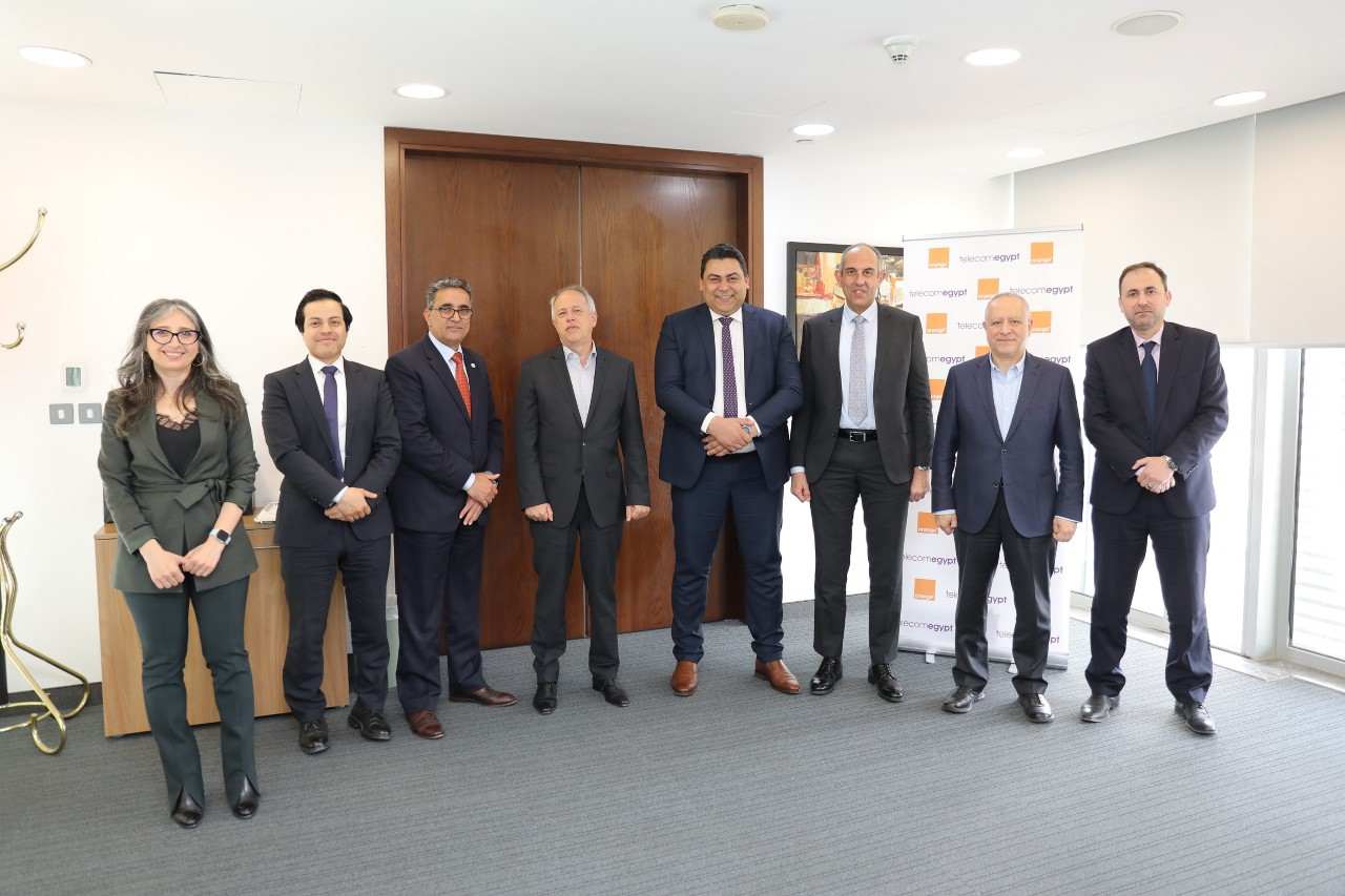 المصرية للاتصالات وأورنج الأردن توقعان اتفاقية