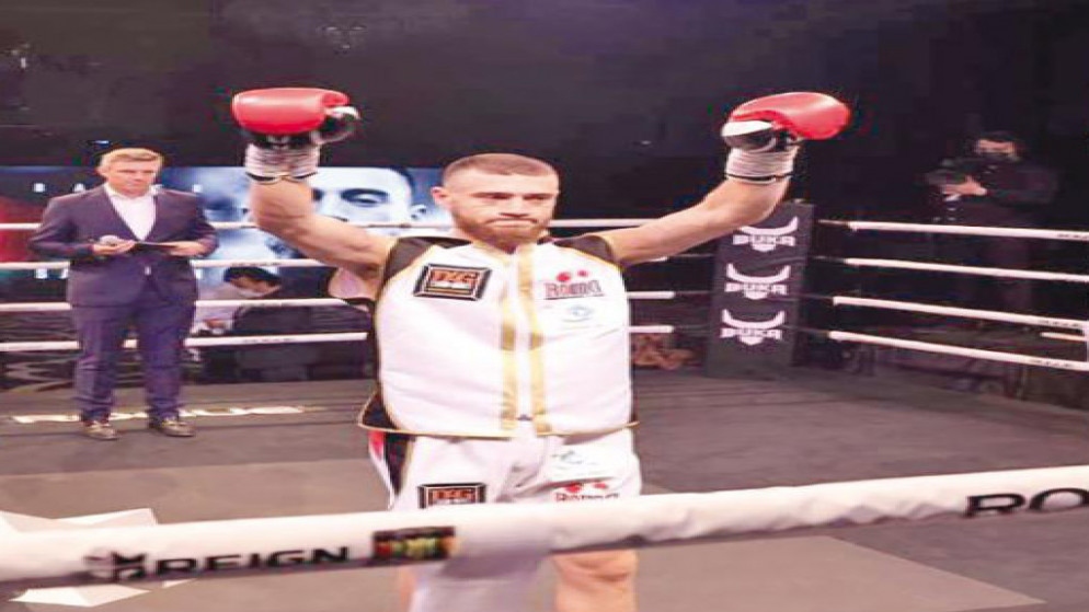 الملاكم الأردني بدر سمرين يتقدم في