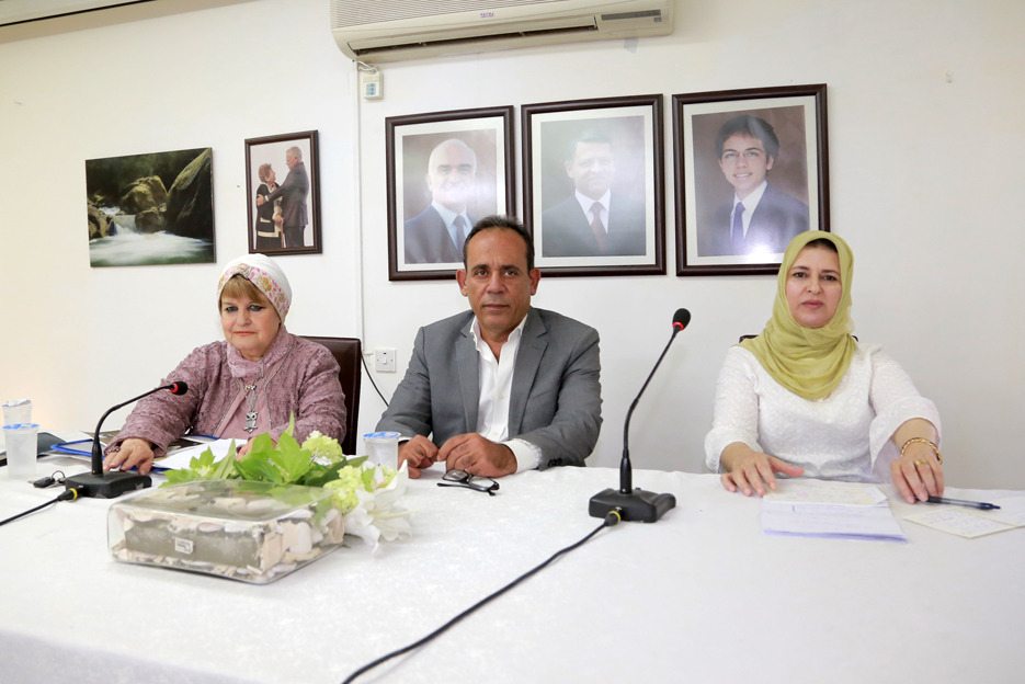 الغماز يوقع روايته أسيليا في منتدى