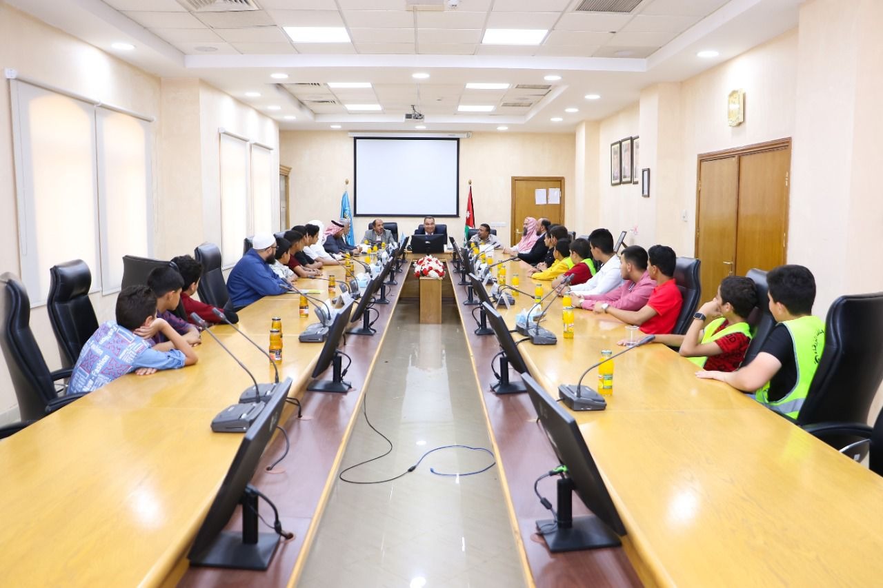 مدير مديرية أوقاف محافظة الزرقاء يزور