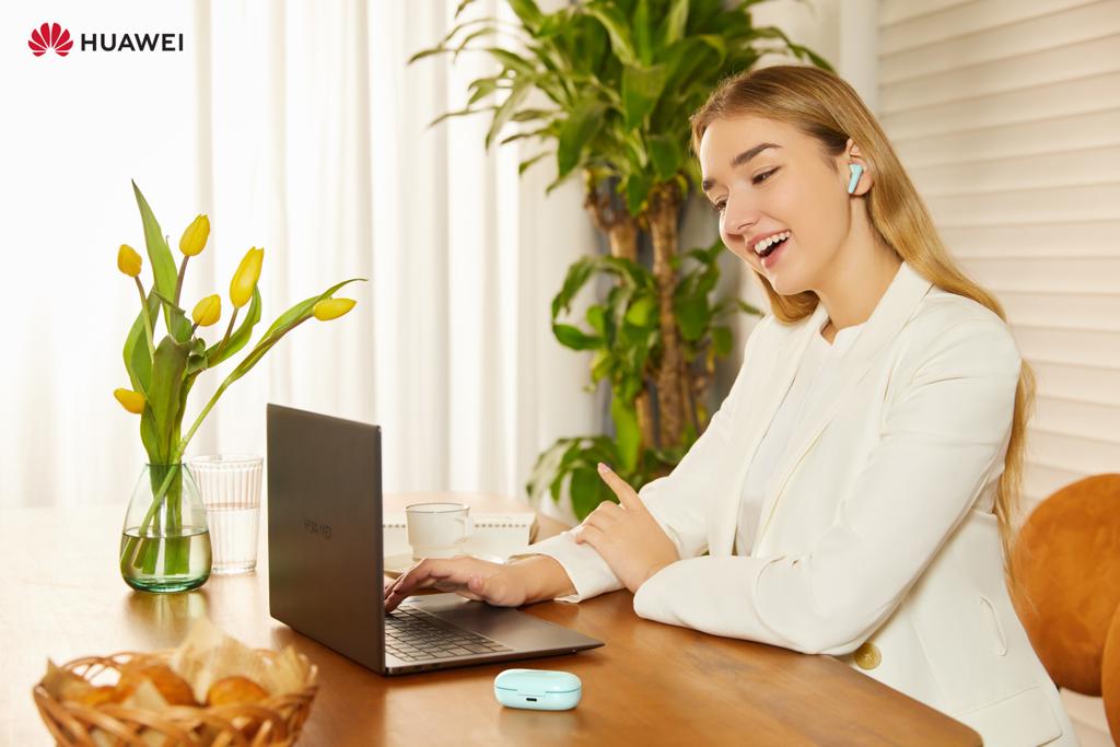 مواصفات استثنائية تدفعك لاقتناء سماعة HUAWEI