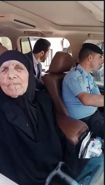 من هي الأردنية التي أجلسها الوزير