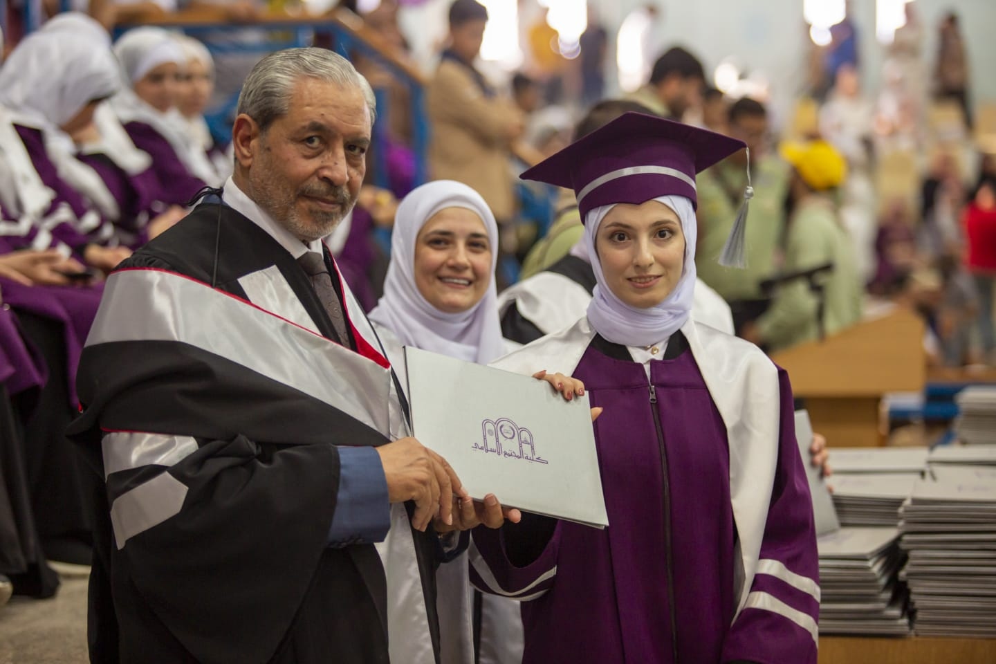 الدهيسات يخرج طالبات الفوج 42 لكلية