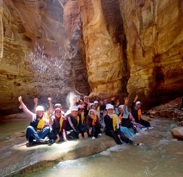 ختام معسكرات المسارات السياحية في الكرك