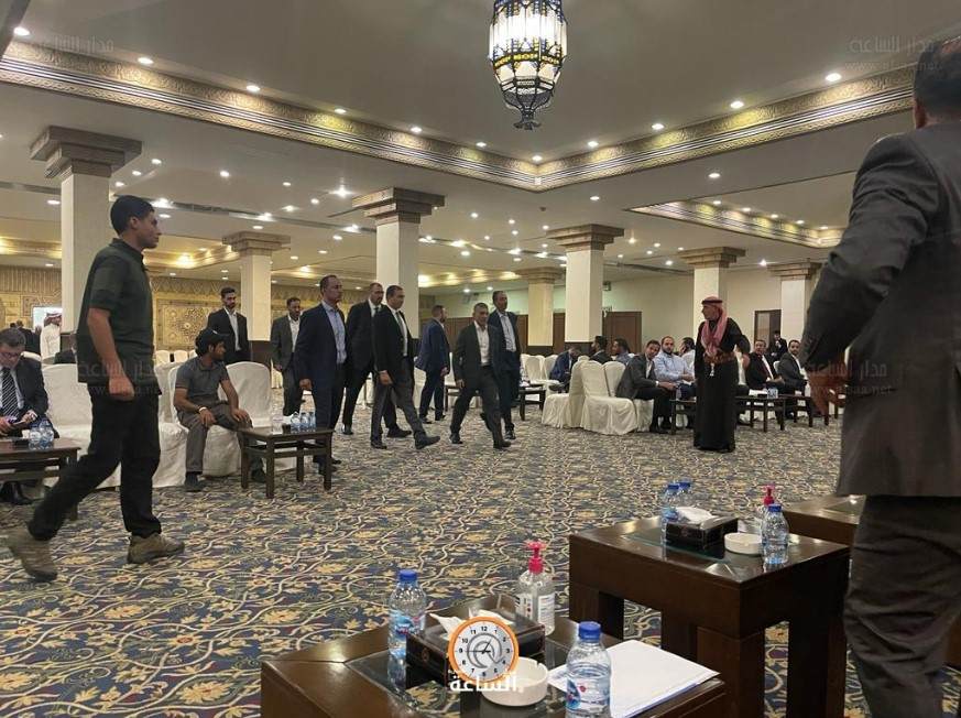 الأمير راشد يزور بيت عزاء الجازي